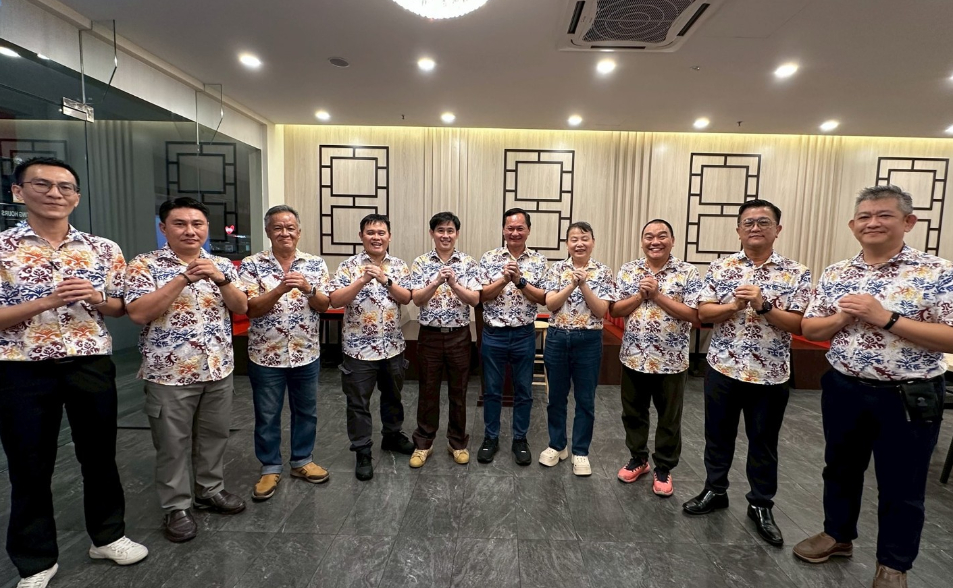 馬來西亞逢甲大學校友會全體理事誠擊祝賀 ：江蘇年會圓滿成功！
